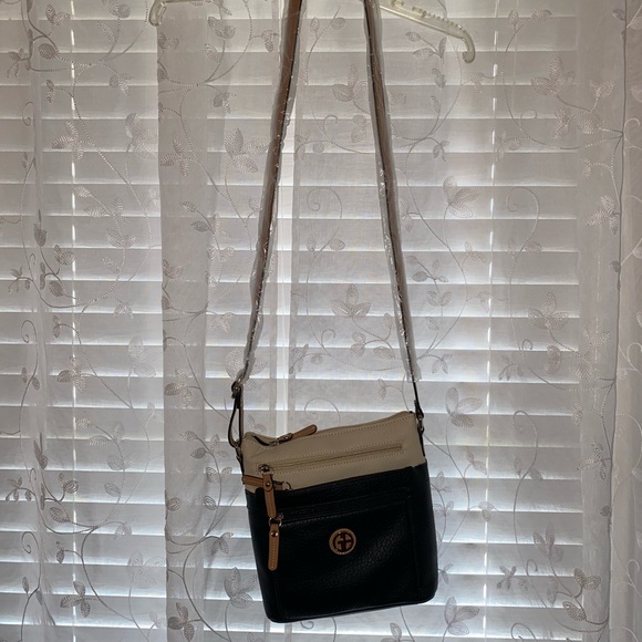 Giani Bernini Black and Cream Crossbody Bag - Picture 1 of 6